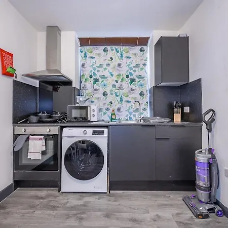 Modern For Professionals In Apartment Bradford (West Yorkshire)