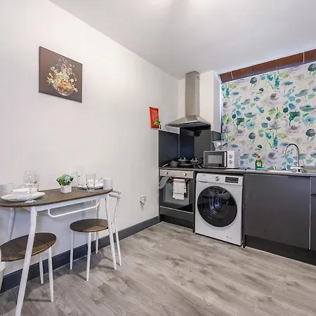 Modern For Professionals In Bradford (West Yorkshire)