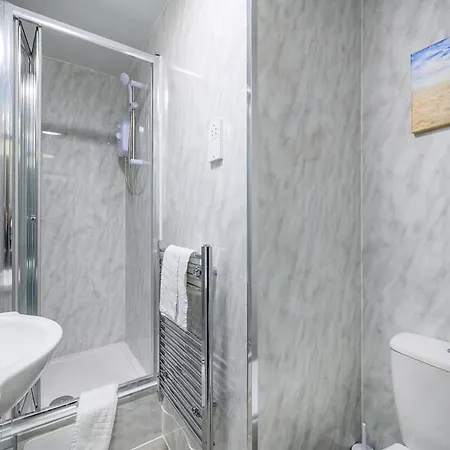 Apartment Modern For Professionals In
